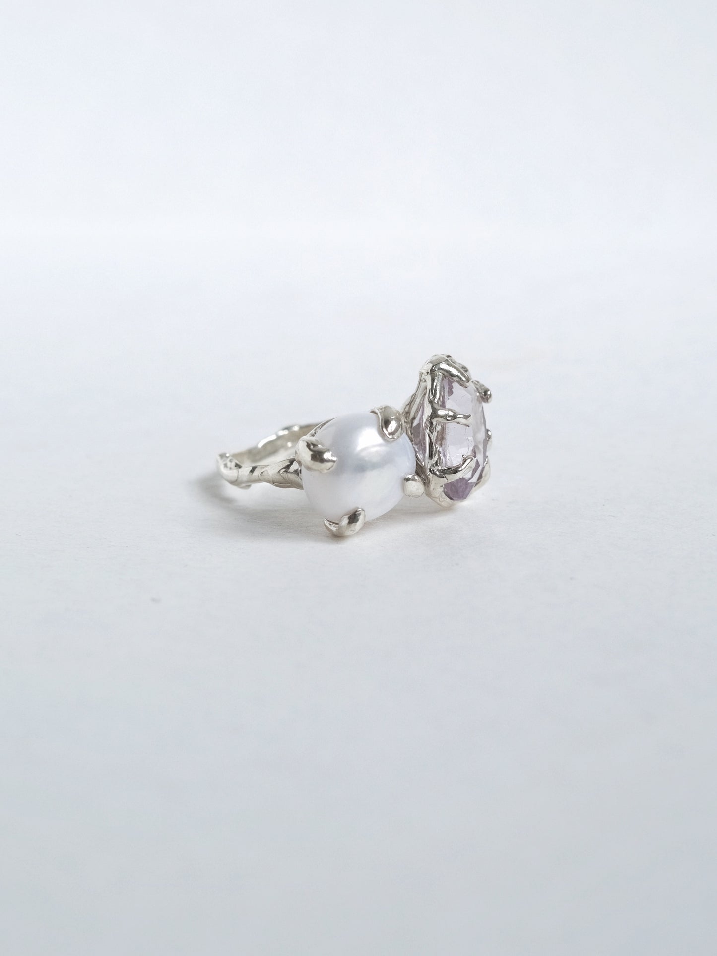 Ring with "Amethyst and pearls"