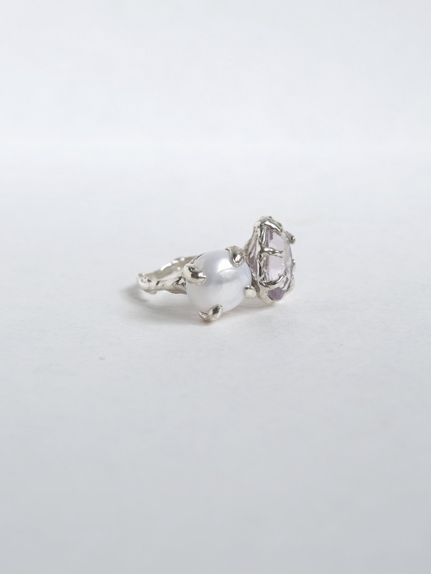 Ring with "Amethyst and pearls"