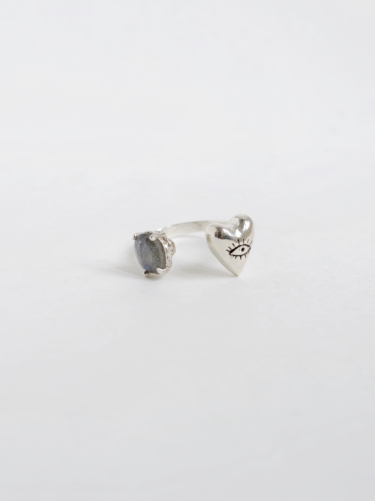 Ring Looking Heart with "Labradorite"