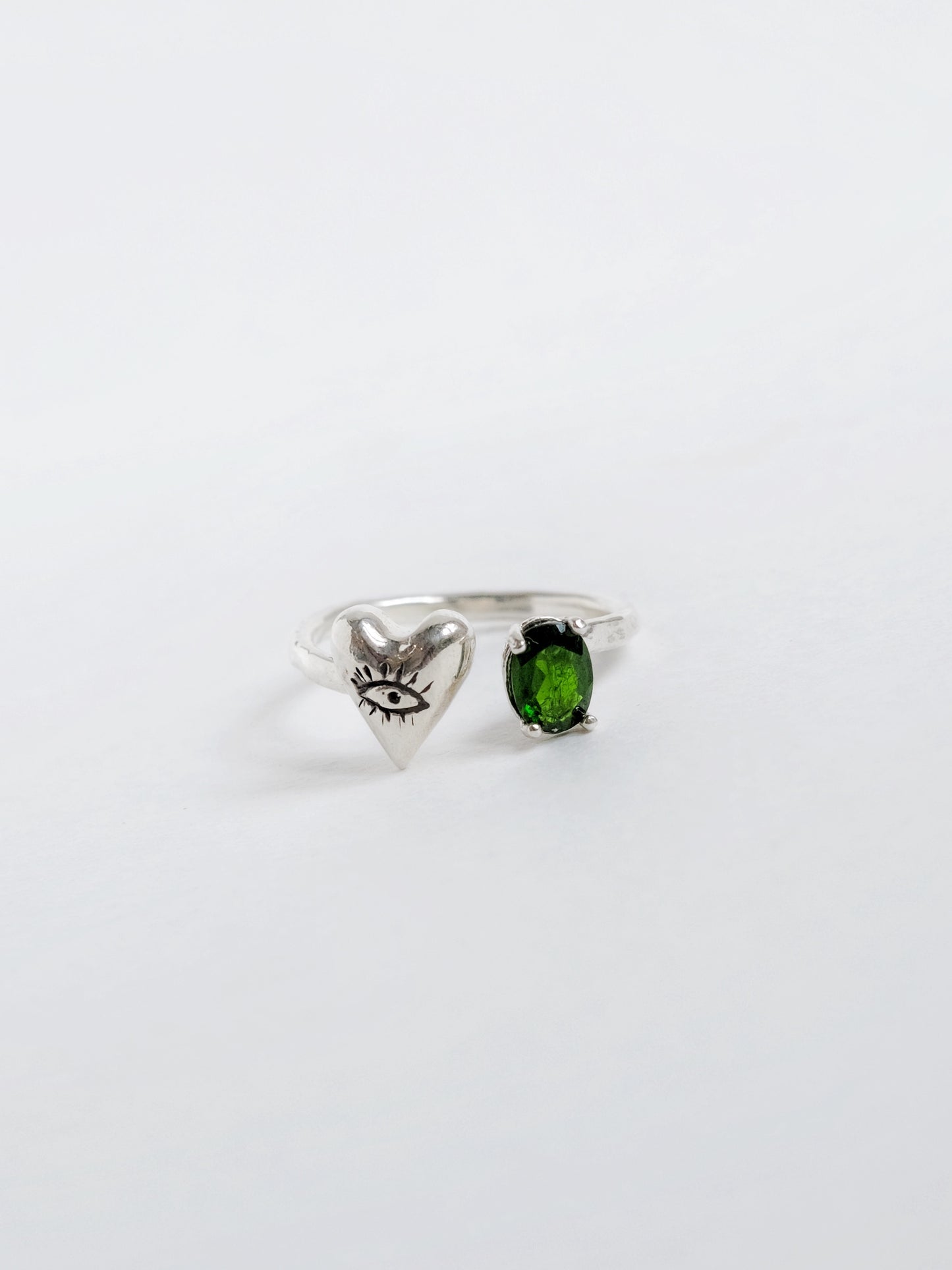 Anello Guarda Cuore con "Cromo diopside"