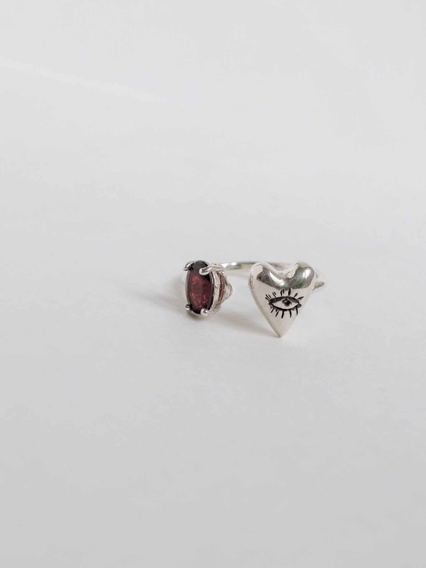 Anello Guarda Cuore con "Granato"