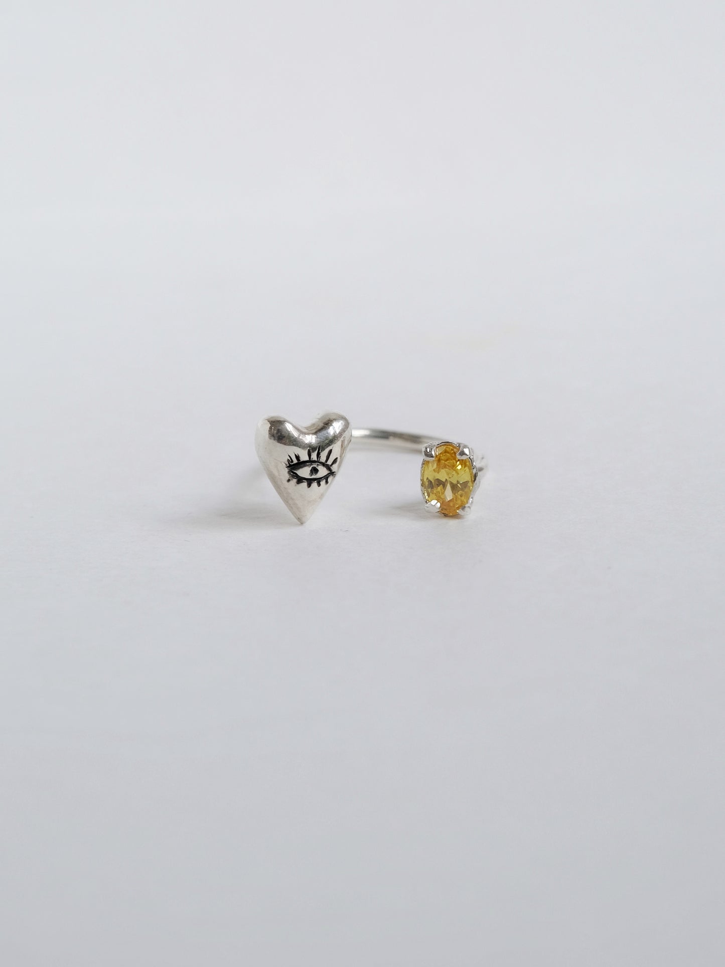 Ring Looking Heart with "Cubic zirconia orange"