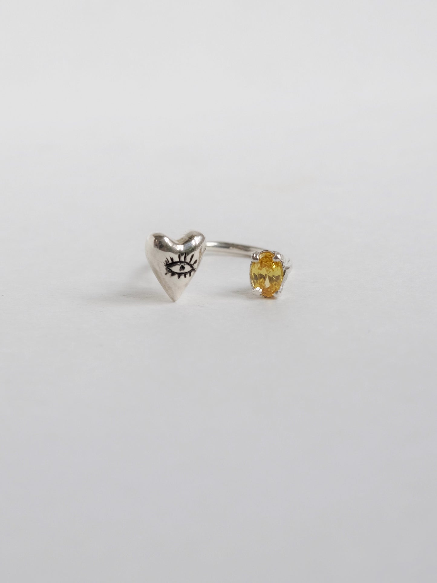 Ring Looking Heart with "Cubic zirconia orange"