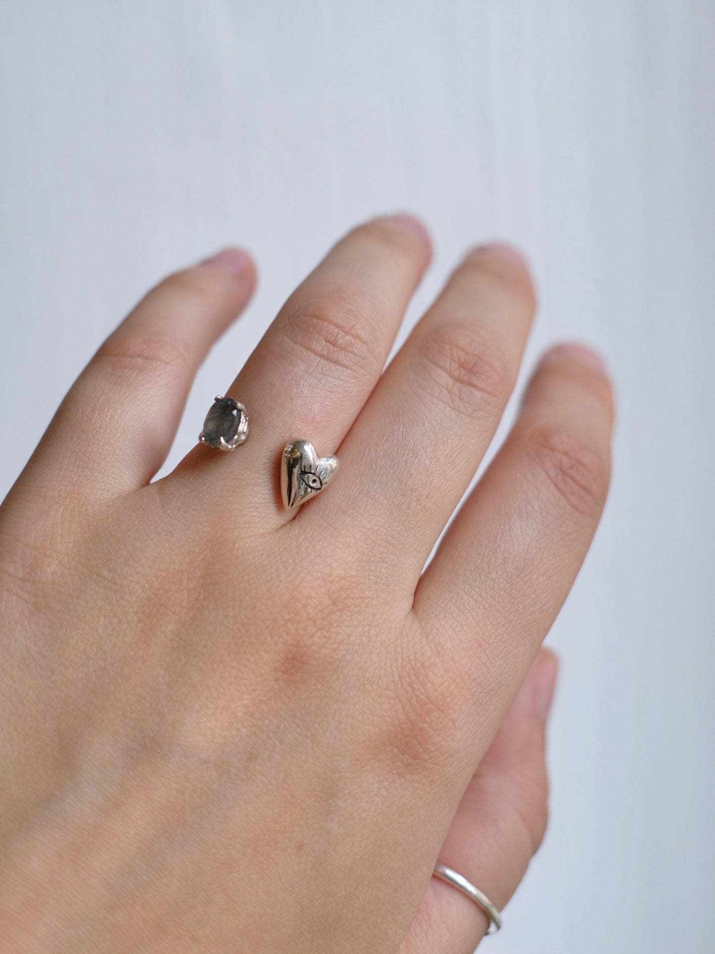 Ring Looking Heart with "Labradorite"