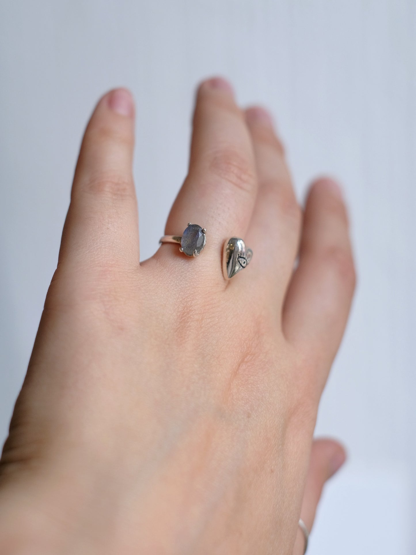 Ring Looking Heart with "Labradorite"