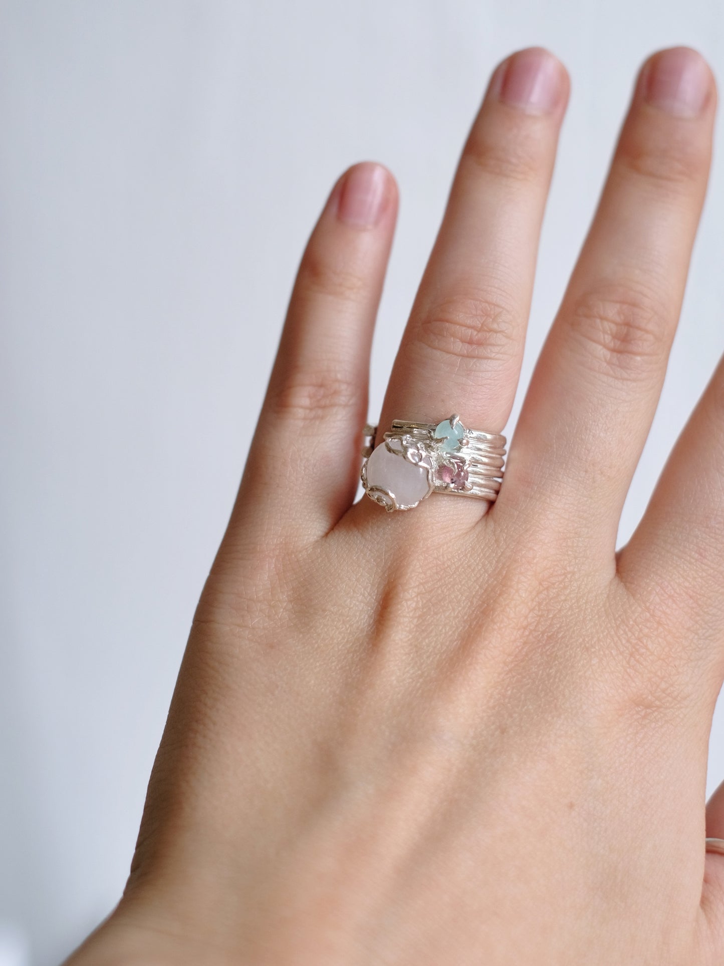 Ring with "Rose quartz, chalcedony and tourmalt"
