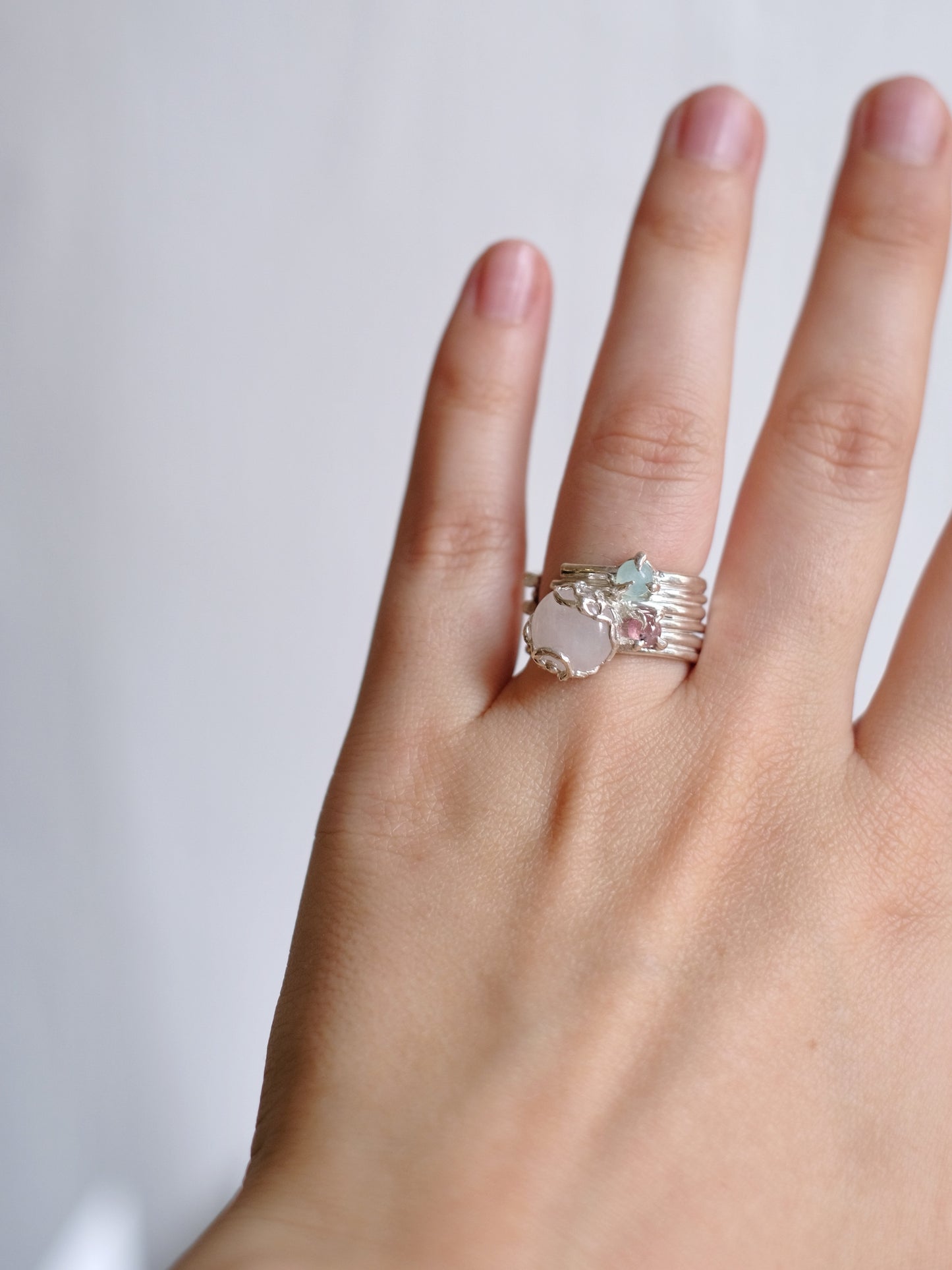 Ring with "Rose quartz, chalcedony and tourmalt"