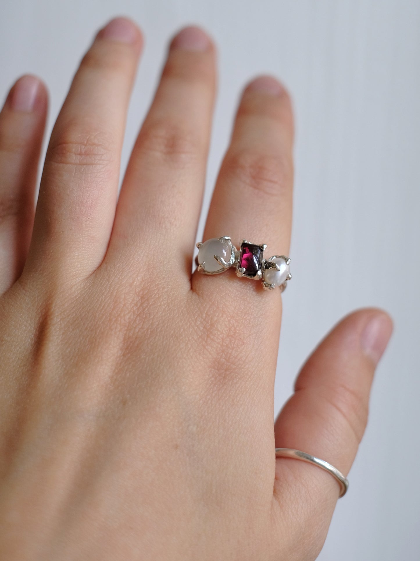 Ring with "Garnet pearl chalcedony"