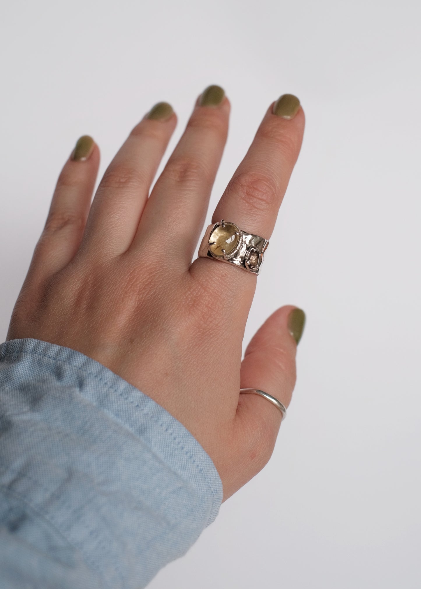 Breiter Ring mit Citrin und Rauchquarz