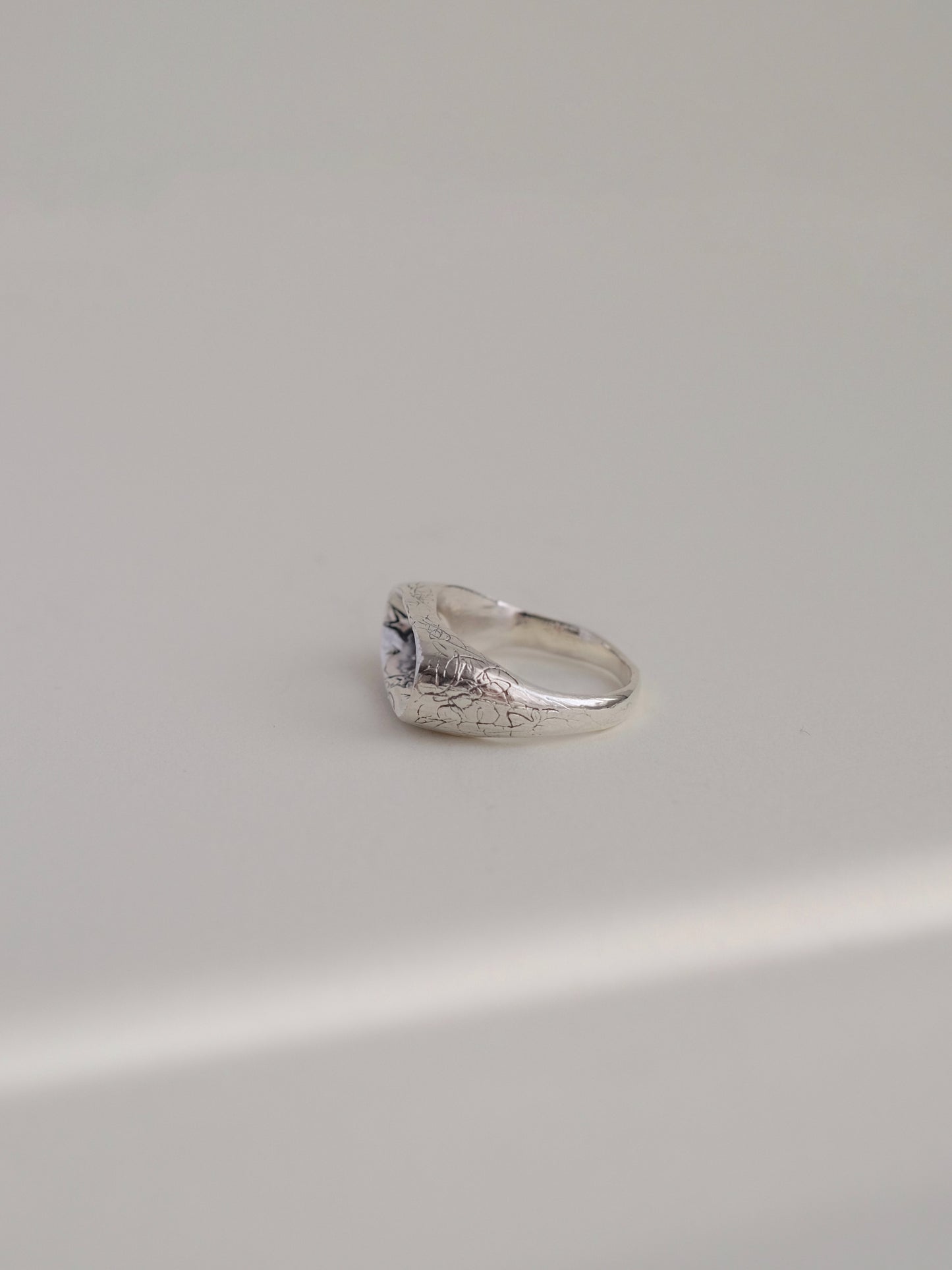 Ring "Hollow"