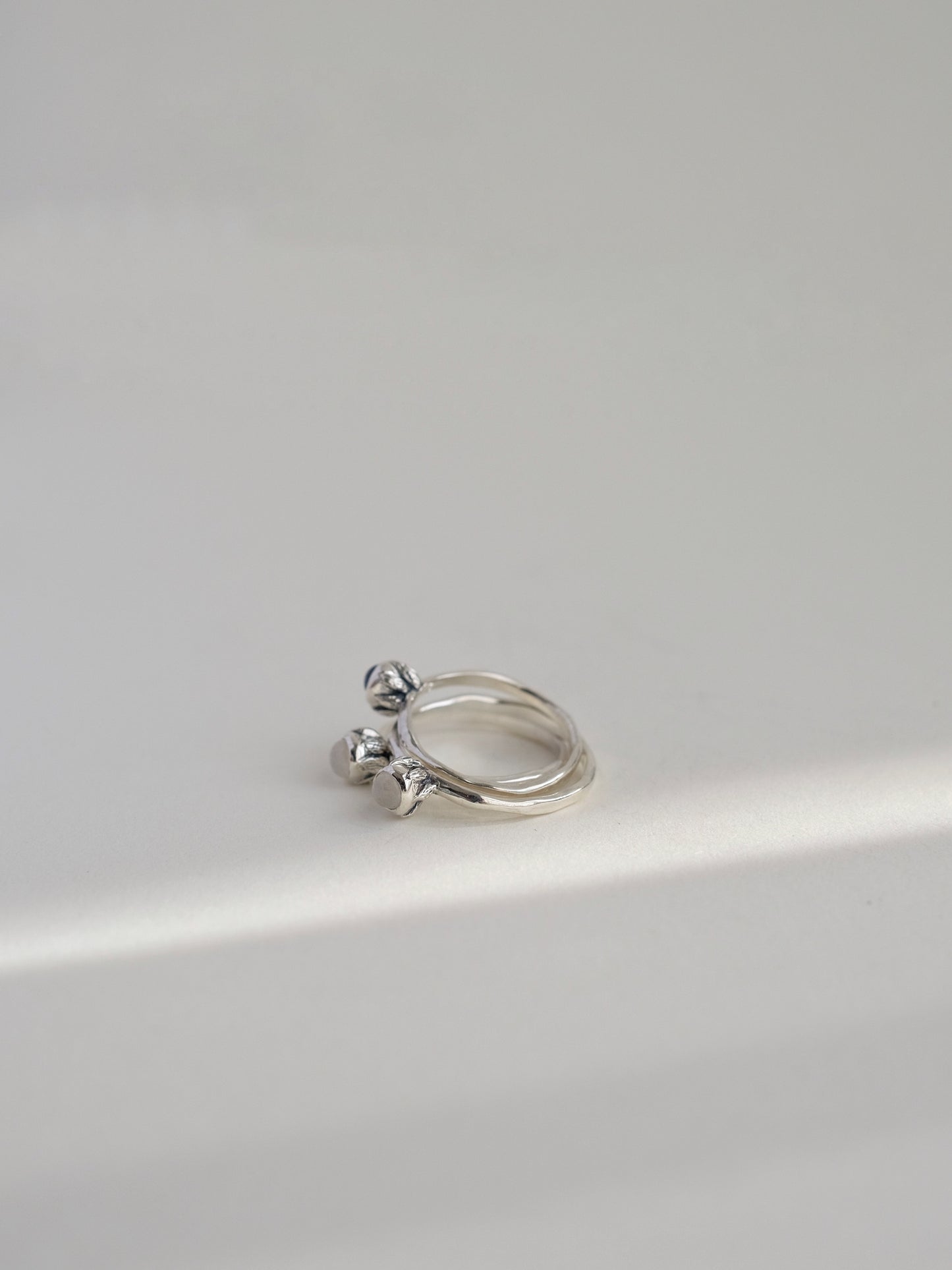 Ring "It's white"