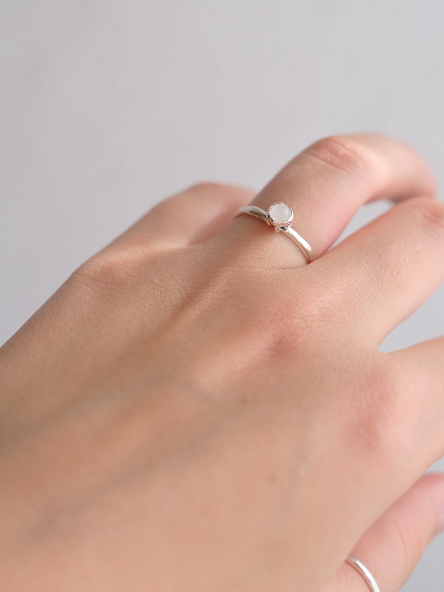 Ring "It's white"
