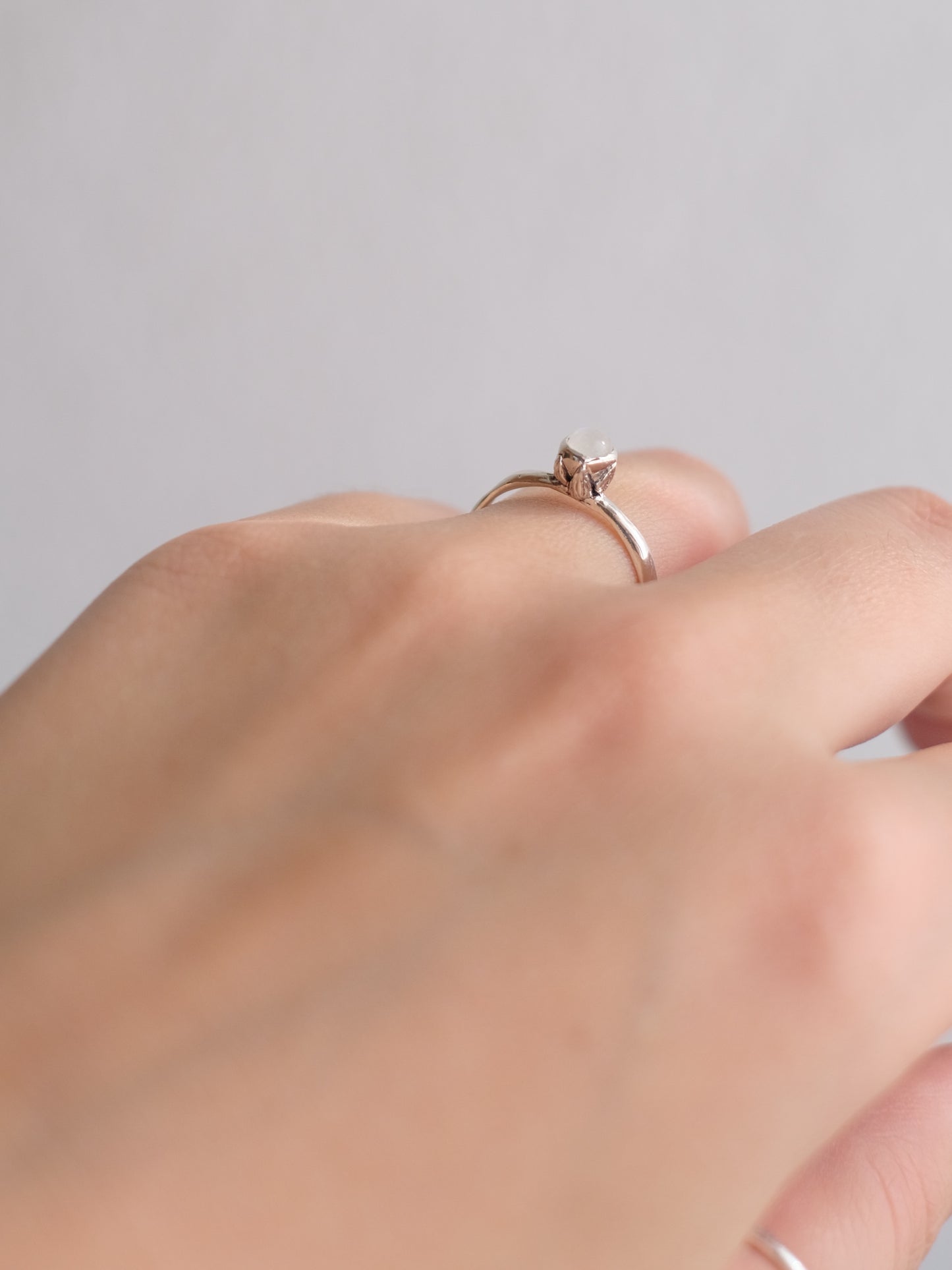 Ring "It's white"