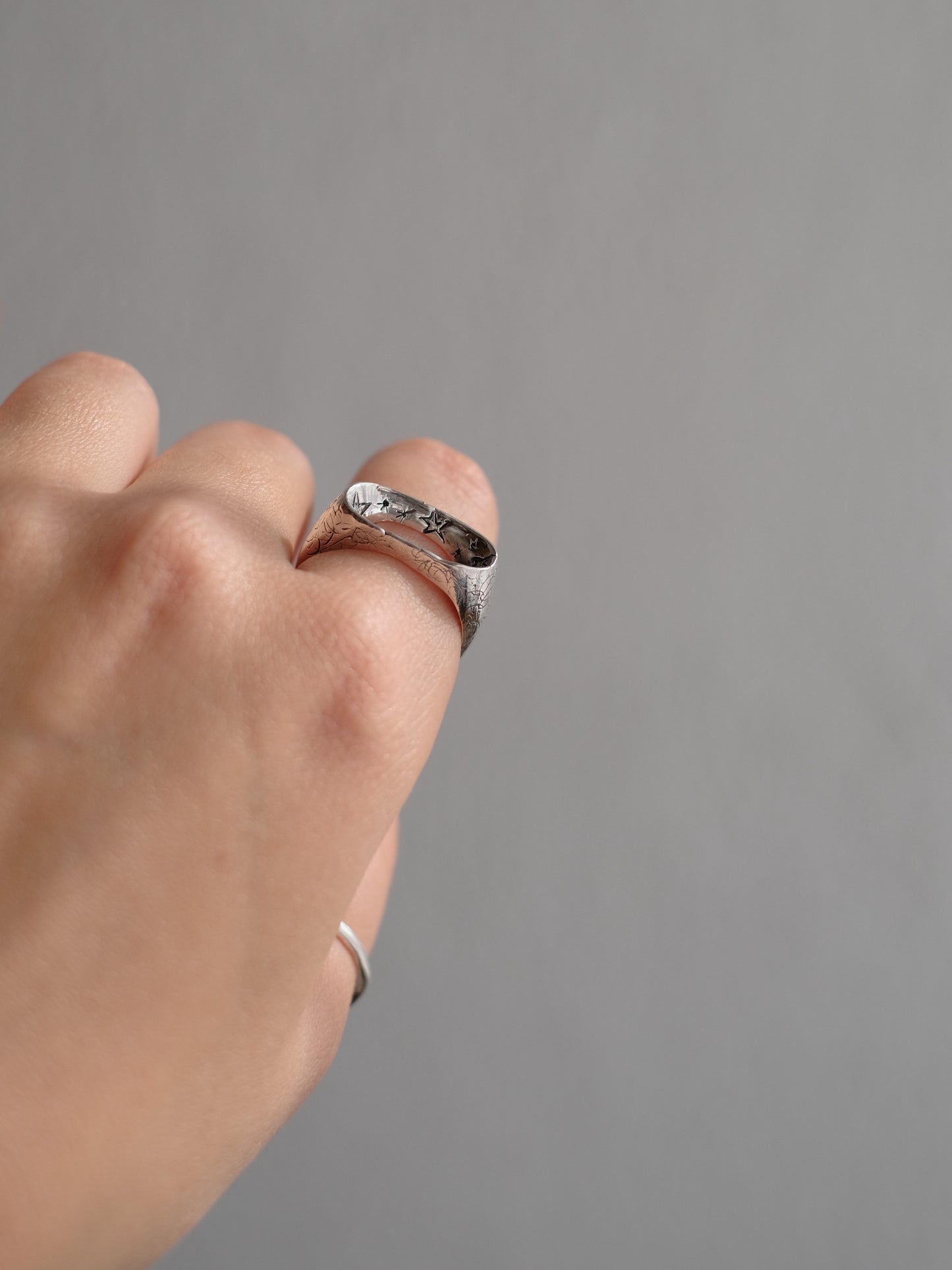 Ring "Hollow"