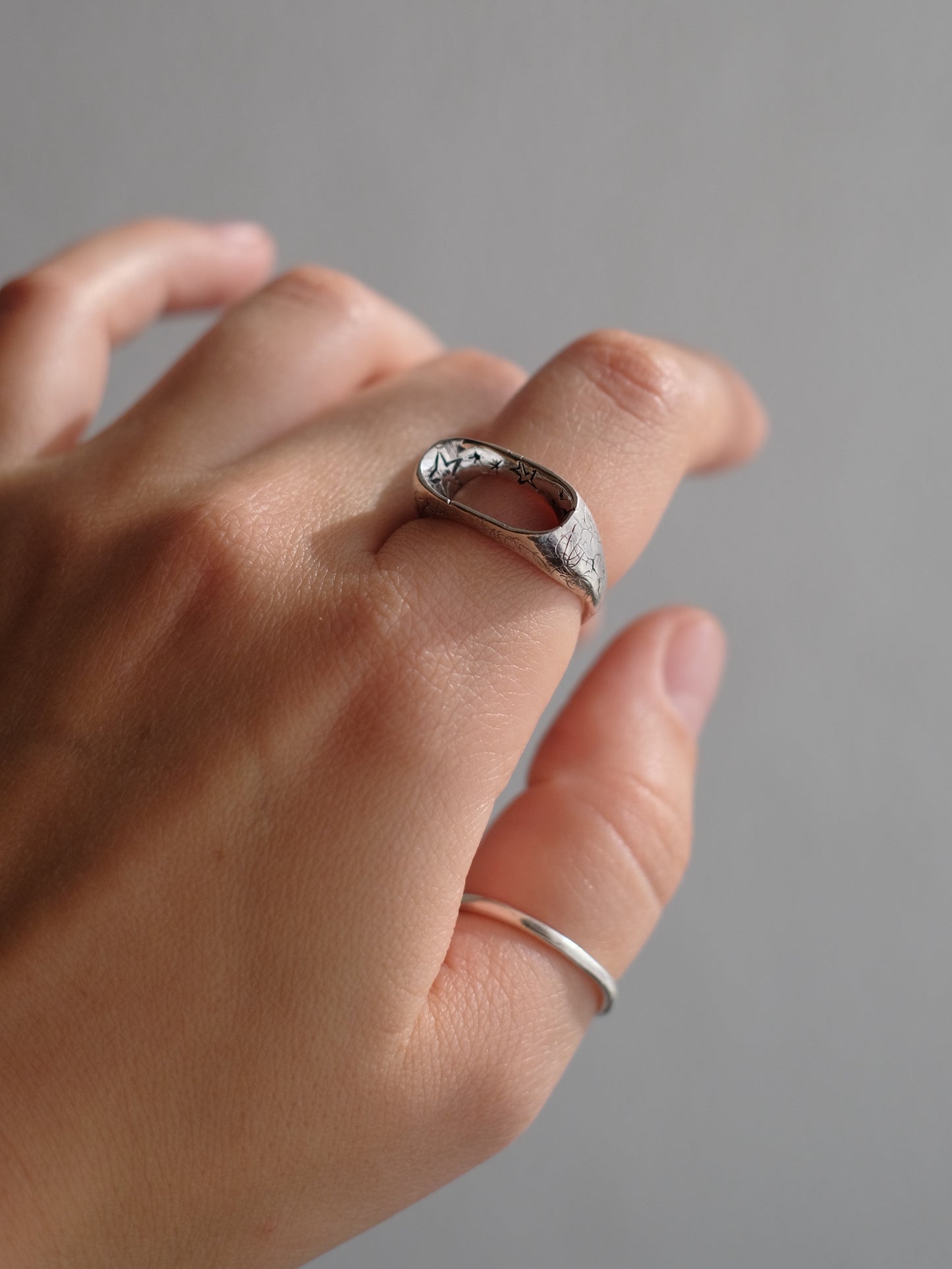Ring "Hollow"