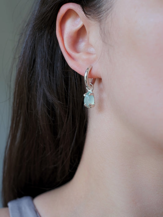 Mono Earring with Chalcedony