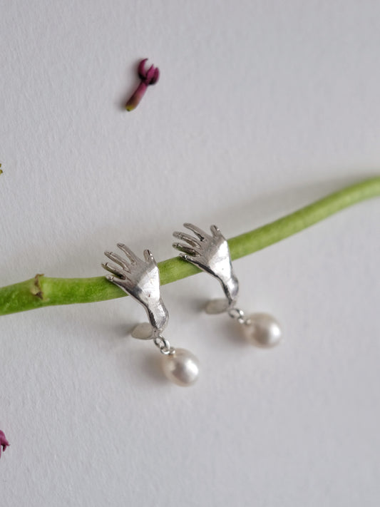Сережки "Обіймаю твоє вухо" з перлами