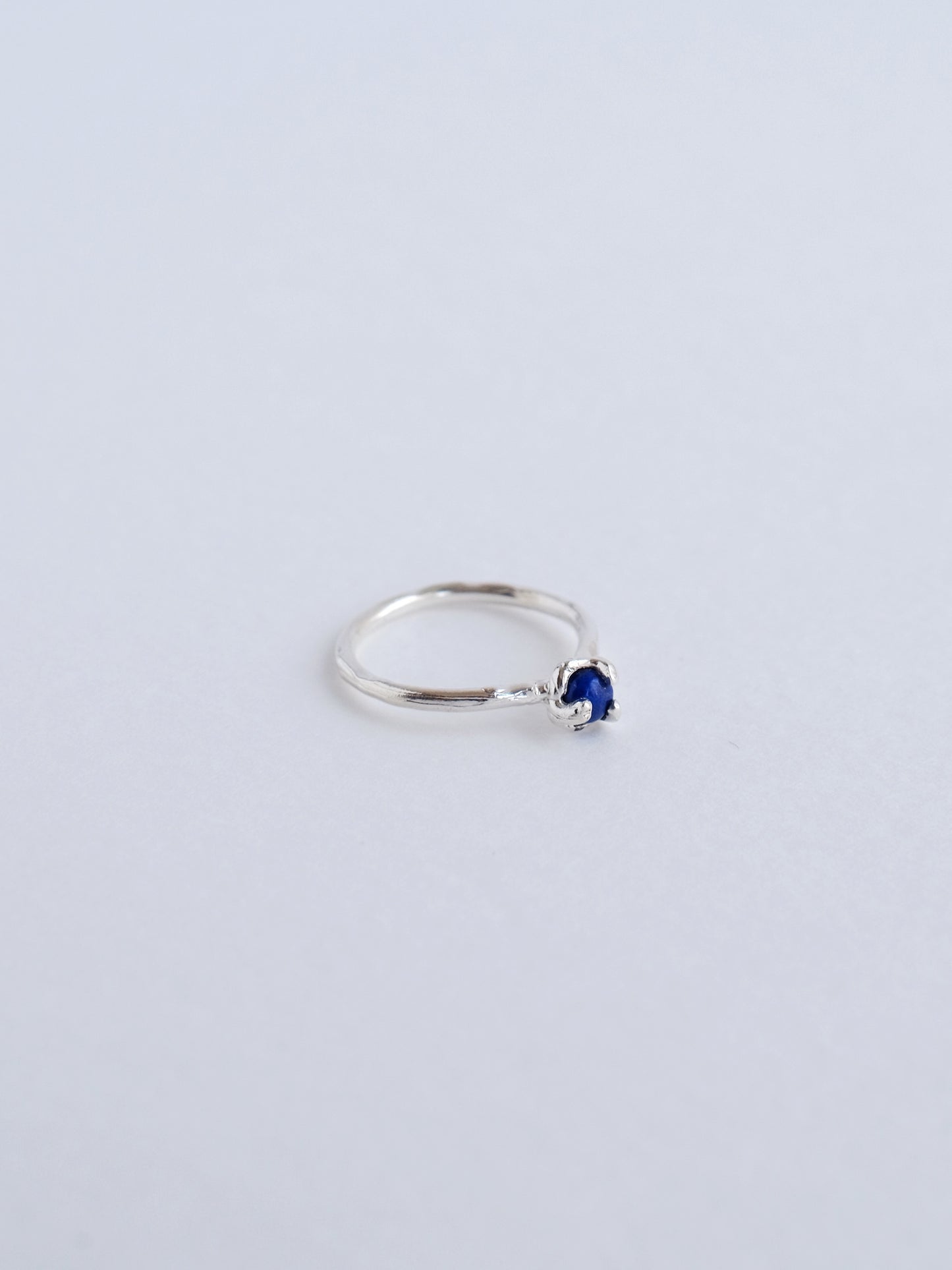 Thin ring with lapis lazuli (size 6 or 16,5)