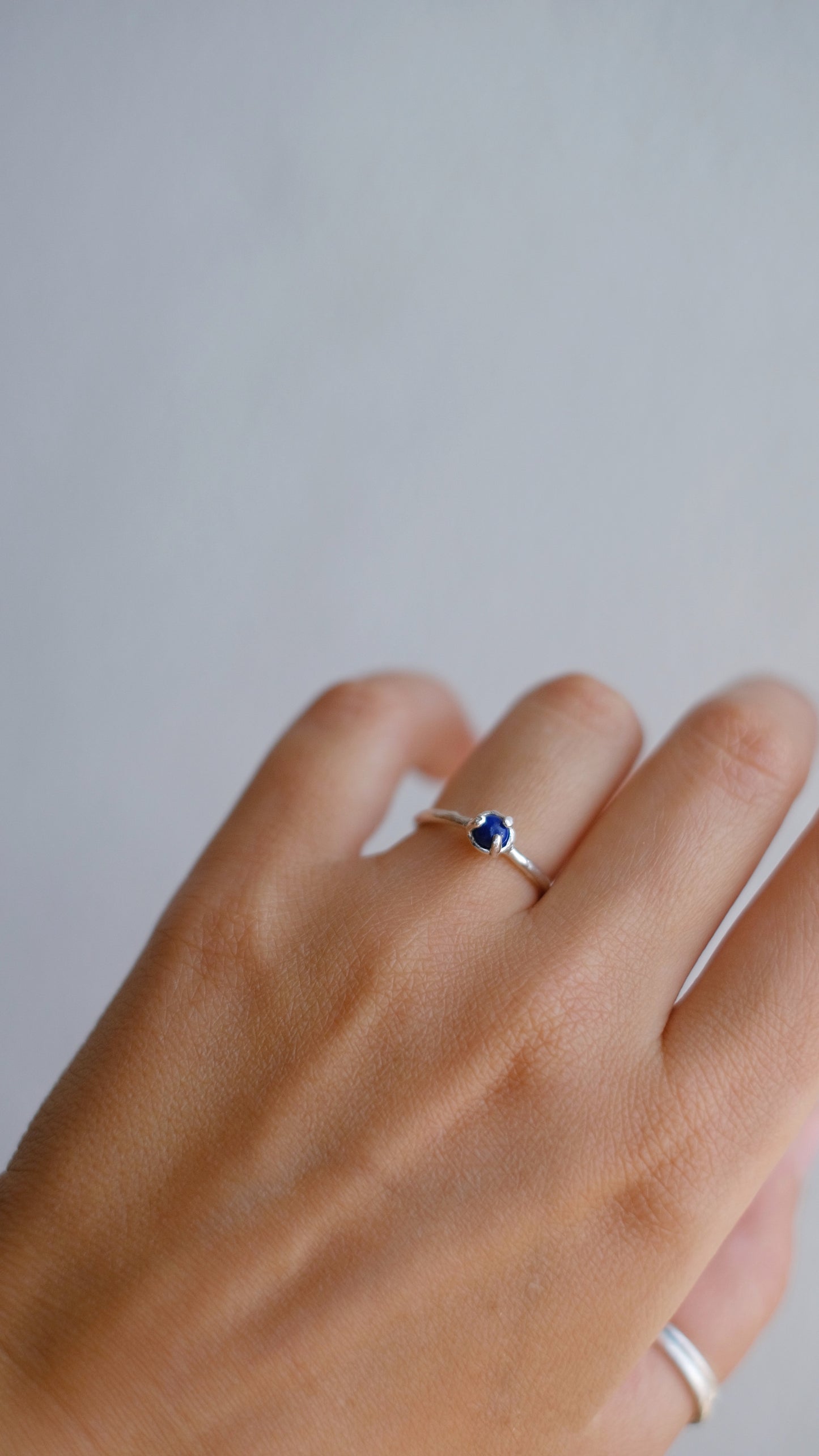 Thin ring with lapis lazuli (size 6 or 16,5)