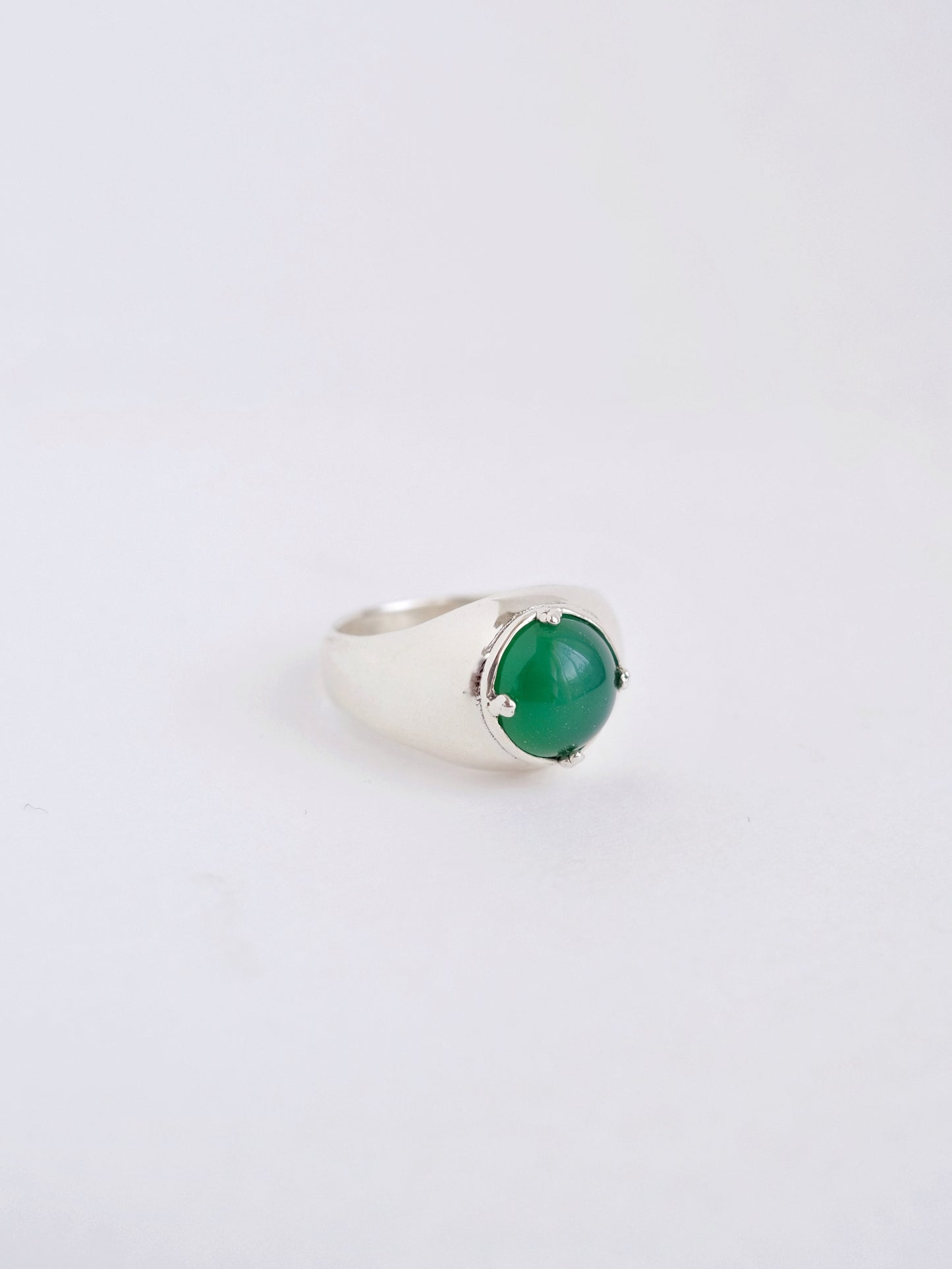 Ring "Jerelo" chalcedony green