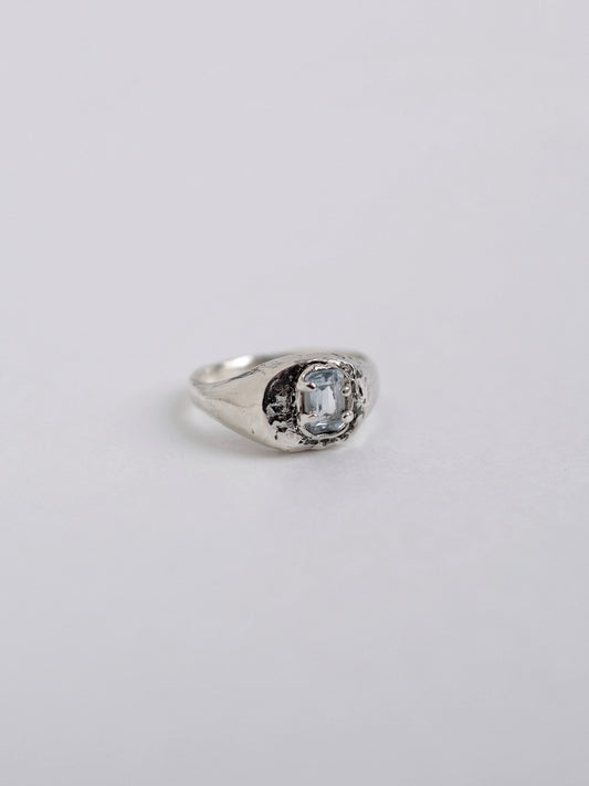 Ring with topaz 16.5 / 12
