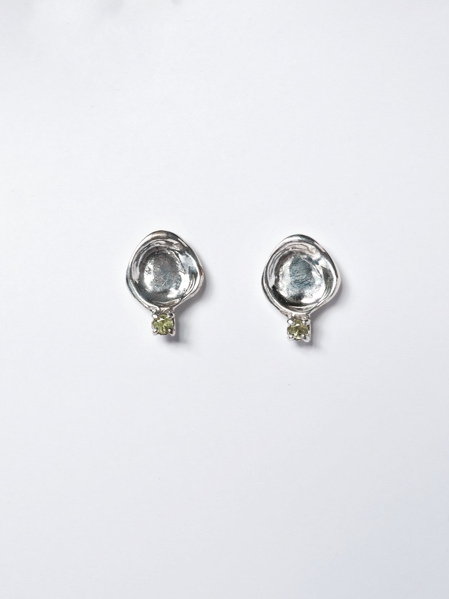 Ohrringe "Kalyuzha" – Handgemachte Ohrringe aus Sterling Silber in Pfützenform 925
