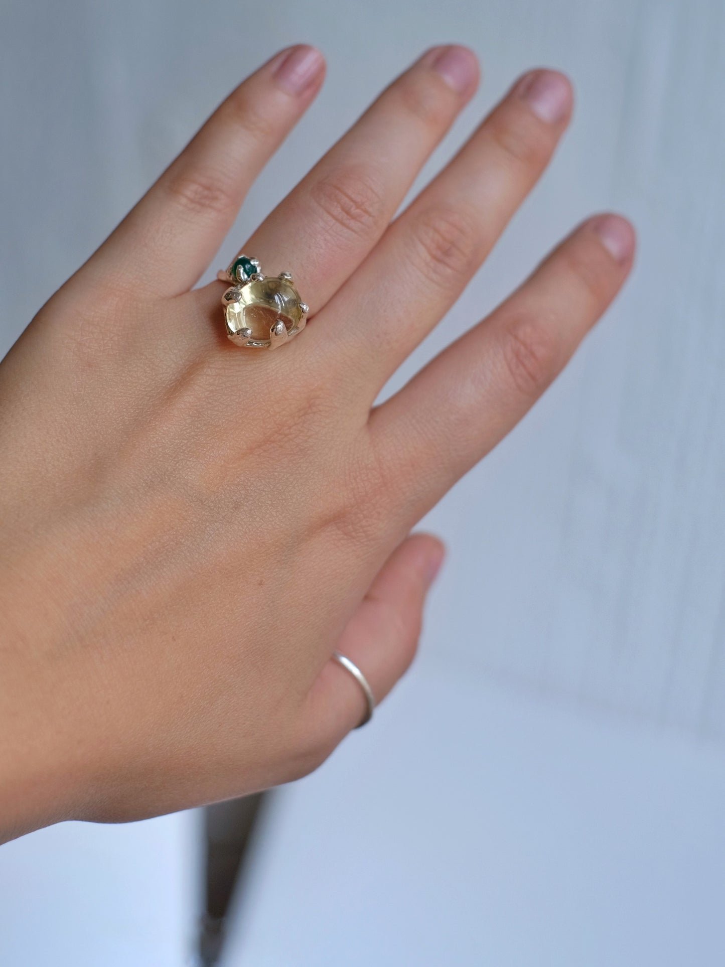 Ring with "Lemon quartz and chalcedony"