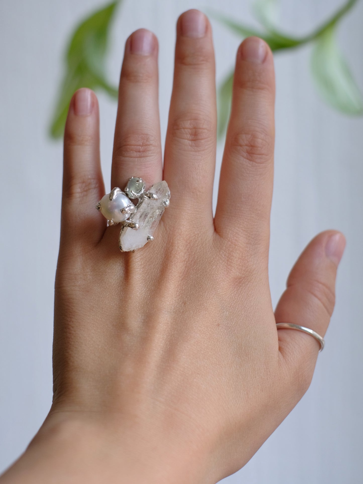 Ring with "Pearls, rock crystal and prehnite"