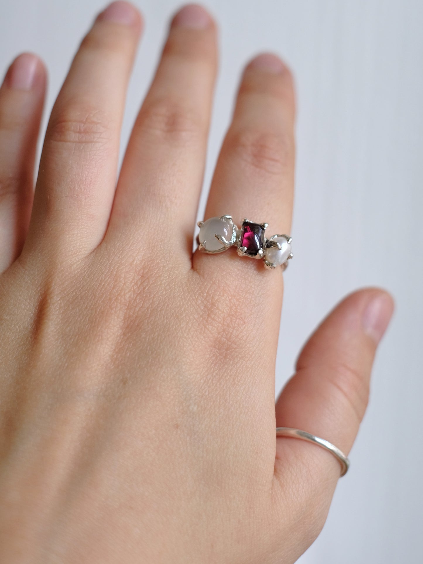 Ring with "Garnet pearl chalcedony"