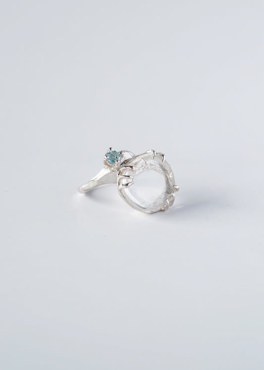 Ring mit großem Quarz und Apatit