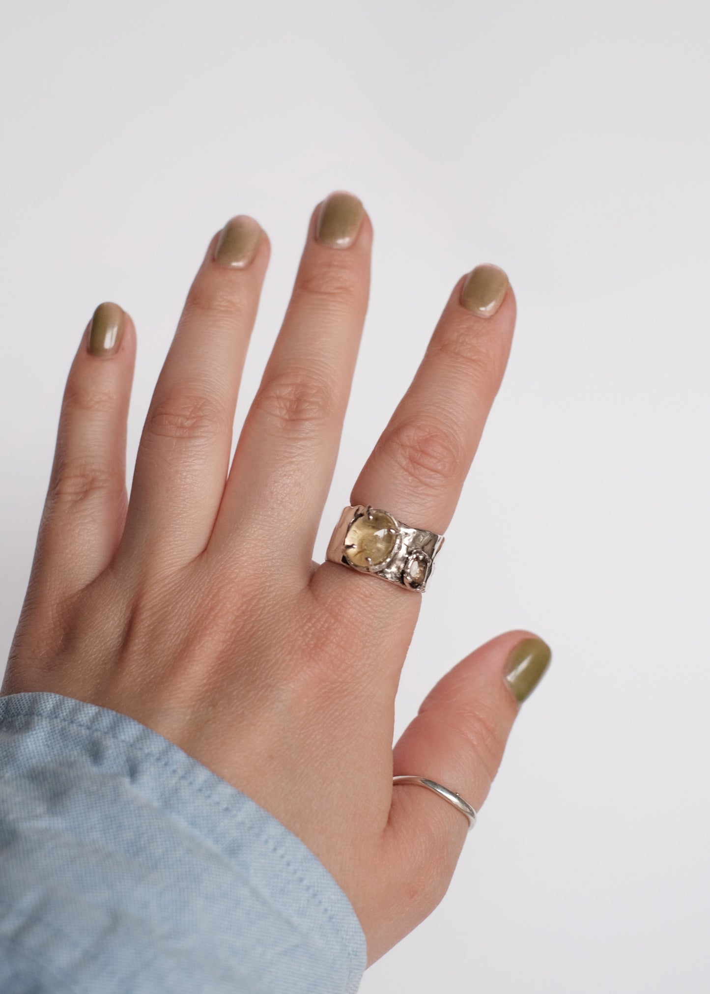 Breiter Ring mit Citrin und Rauchquarz
