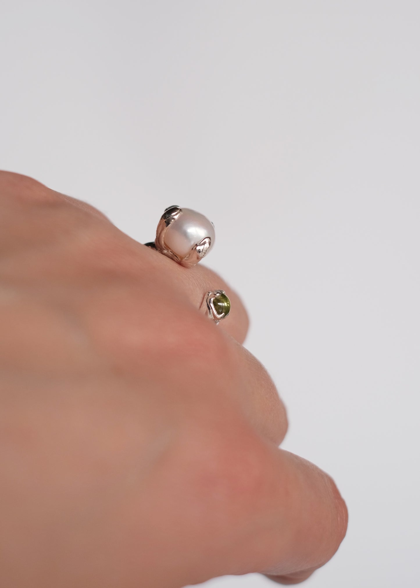 Ring mit Perle und Chrysolith