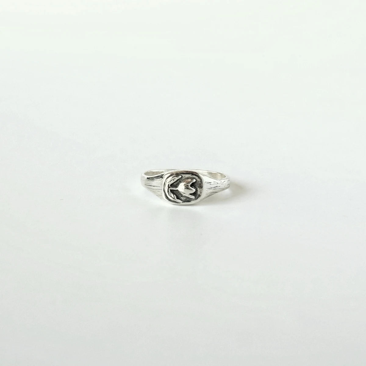 Stalyi Tiulpan handmade 925 sterling silver tulip ring, front product view